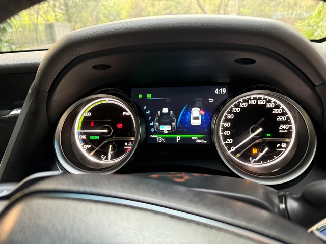 Second-hand 2023 Toyota Camry 2.5 Hybrid for sale in New Delhi-10