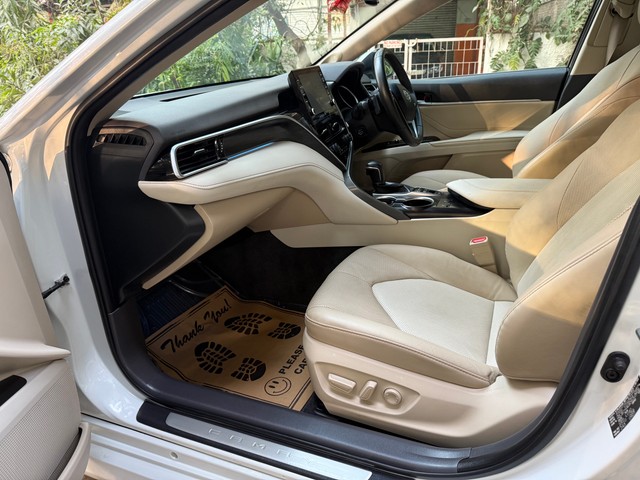 Second-hand 2023 Toyota Camry 2.5 Hybrid for sale in New Delhi-7