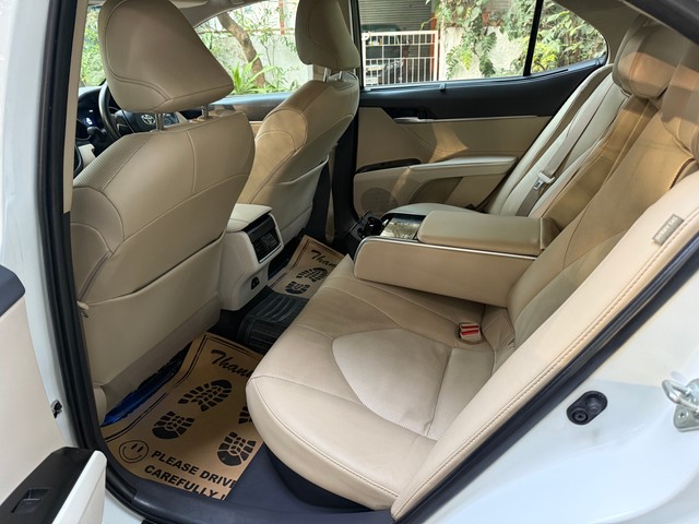 Second-hand 2023 Toyota Camry 2.5 Hybrid for sale in New Delhi-8