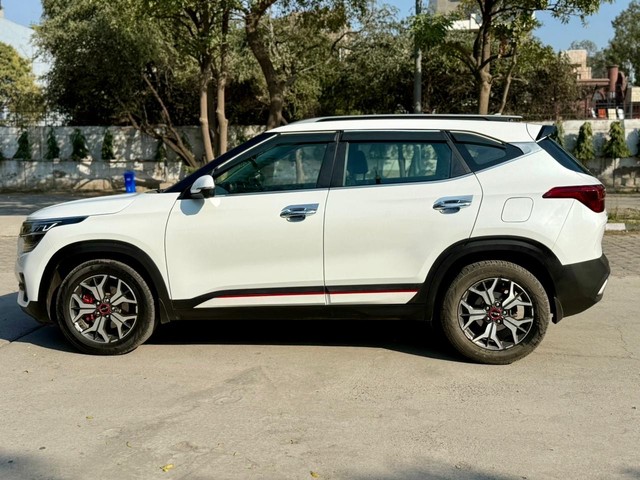 Second-hand 2022 Kia Seltos GTX Plus Diesel AT for sale in New Delhi-5
