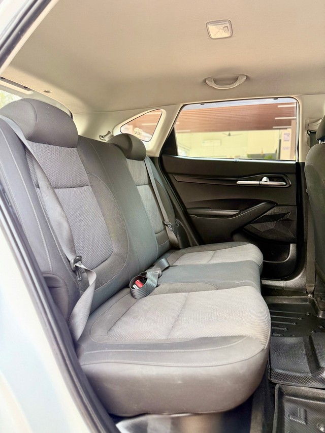 Second-hand 2022 Kia Seltos HTK Plus D for sale in Surat-4