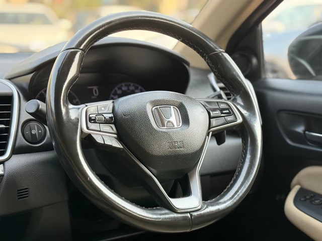 Second-hand 2020 Honda City VX CVT for sale in Surat-9