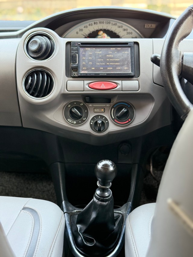 Second-hand 2011 Toyota Etios GD for sale in Surat-7