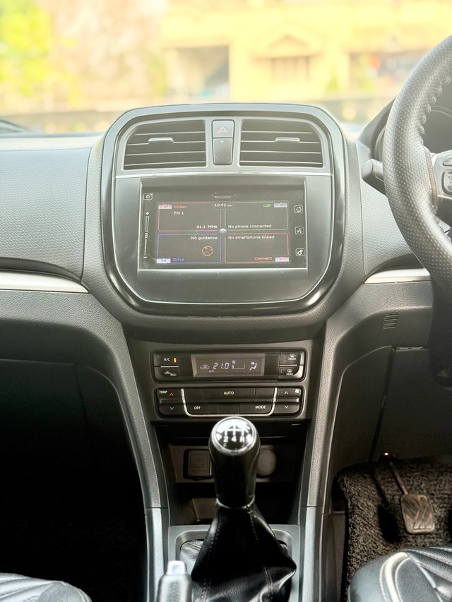 Second-hand 2017 Maruti Vitara Brezza ZDi Plus for sale in Surat-8