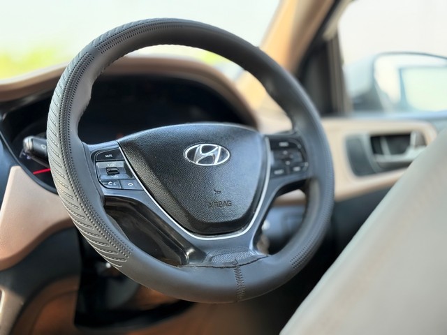 Second-hand 2018 Hyundai i20 1.2 Asta for sale in Surat-9