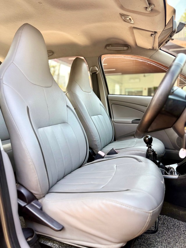 Second-hand 2011 Toyota Etios GD for sale in Surat-8