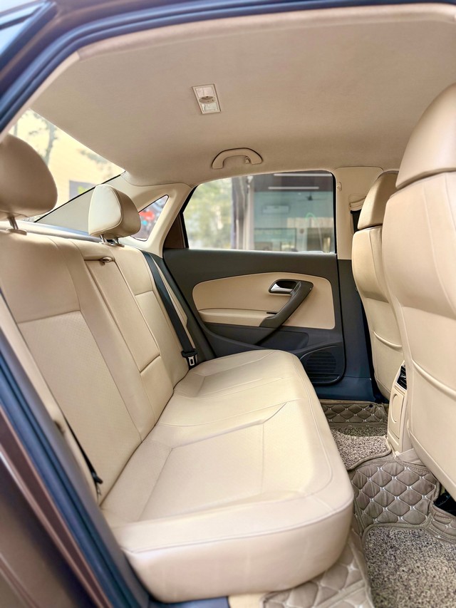 Second-hand 2017 Volkswagen Vento 1.2 TSI Highline Plus AT for sale in Surat-4