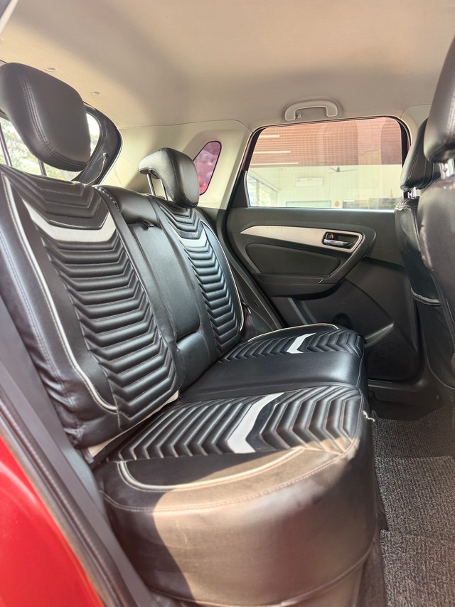 Second-hand 2017 Maruti Vitara Brezza ZDi Plus for sale in Surat-4