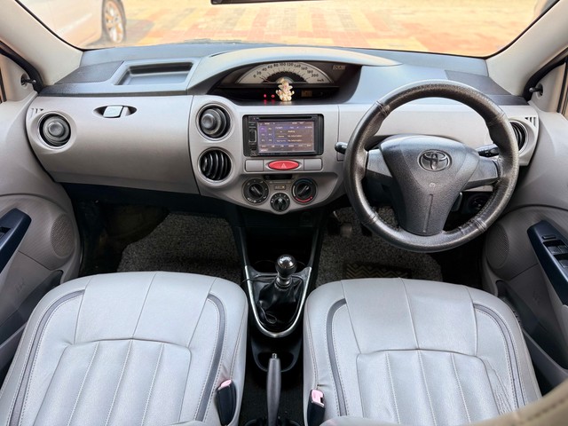 Second-hand 2011 Toyota Etios GD for sale in Surat-6