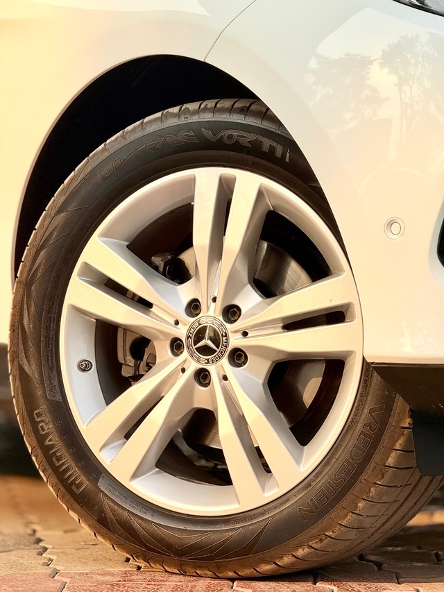 Second-hand 2018 Mercedes-Benz GLE 350d for sale in Surat-3