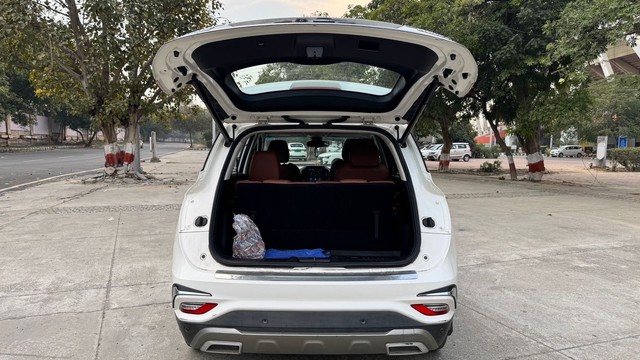 MG Hector Plus Sharp CVT Second-hand 2021 MG Hector Plus Sharp CVT for sale in New Delhi-7