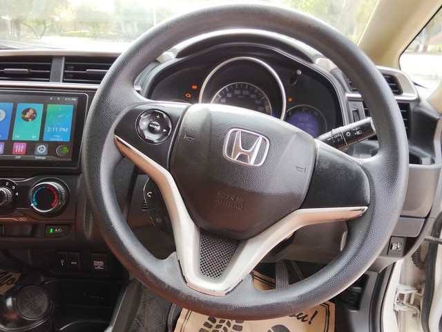 Second-hand 2017 Honda Jazz 1.2 SV i VTEC for sale in New Delhi-12
