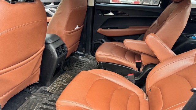 Second-hand 2021 MG Hector Plus Sharp CVT for sale in New Delhi-19