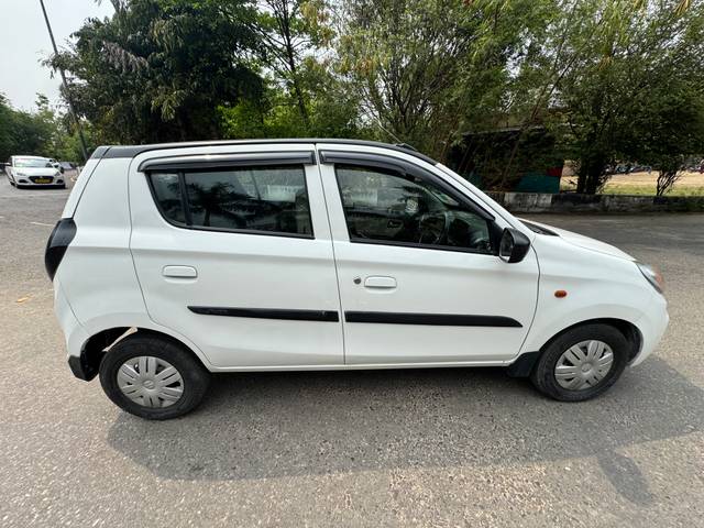 https://images10.gaadi.com/usedcar_image/70833C1B-8721-4D08-8119-DB6395D9B34B/original/31f8e1c6-0acd-48cc-9cc5-01a39fdb3b66.jpg?imwidth=6401