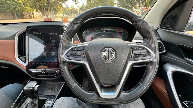 Second-hand 2021 MG Hector Plus Sharp CVT for sale in New Delhi-7