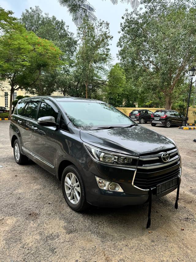 https://images10.gaadi.com/usedcar_image/70833C1B-8721-4D08-8119-DB6395D9B34B/original/4bff6aec-f569-4dbe-9515-168a868c962e.jpg?imwidth=6400