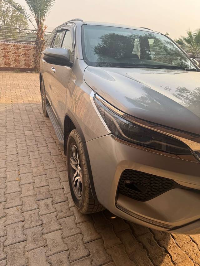 https://images10.gaadi.com/usedcar_image/70833C1B-8721-4D08-8119-DB6395D9B34B/original/70df11bf-4091-4a3d-b0a5-6af48a019827.jpg?imwidth=6400