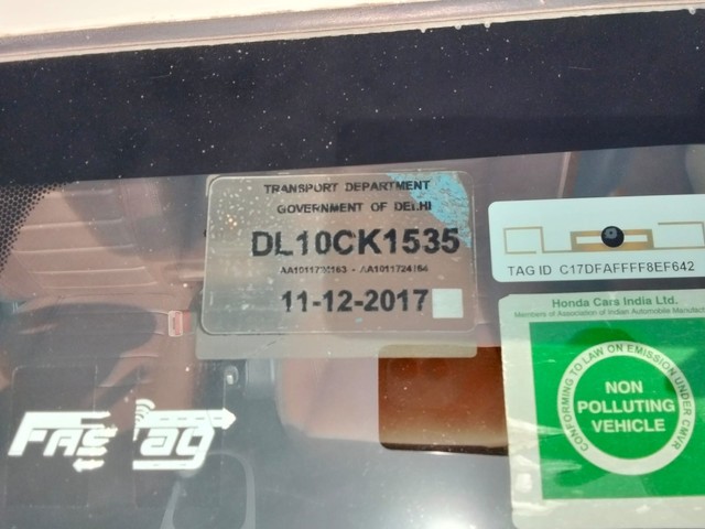 Second-hand 2017 Honda Jazz 1.2 SV i VTEC for sale in New Delhi-6