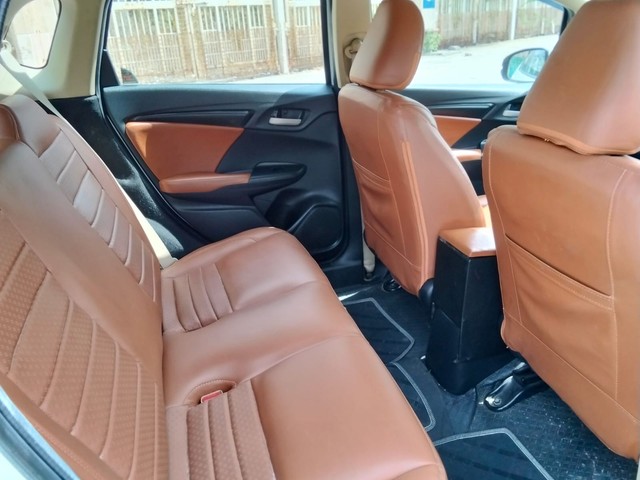 Second-hand 2017 Honda Jazz 1.2 SV i VTEC for sale in New Delhi-17