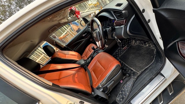 Second-hand 2022 Toyota Innova Crysta 2.4 GX 7 STR AT for sale in New Delhi-10