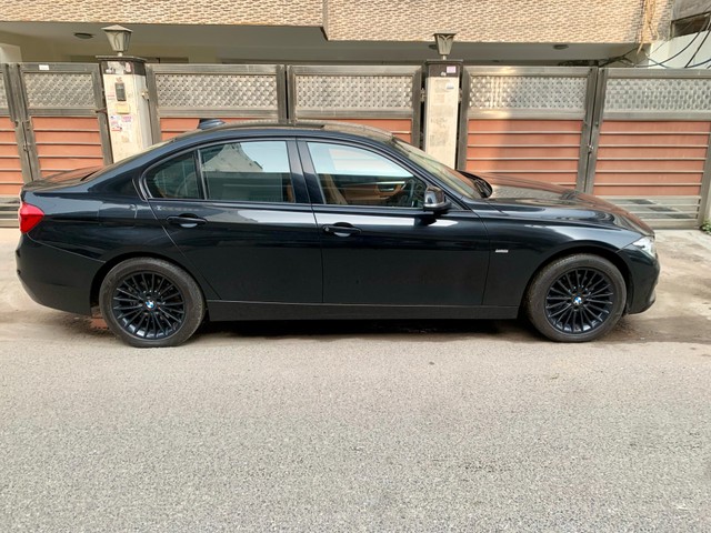 Second-hand 2019 BMW 3 Series 320d Luxury Line for sale in New Delhi-1