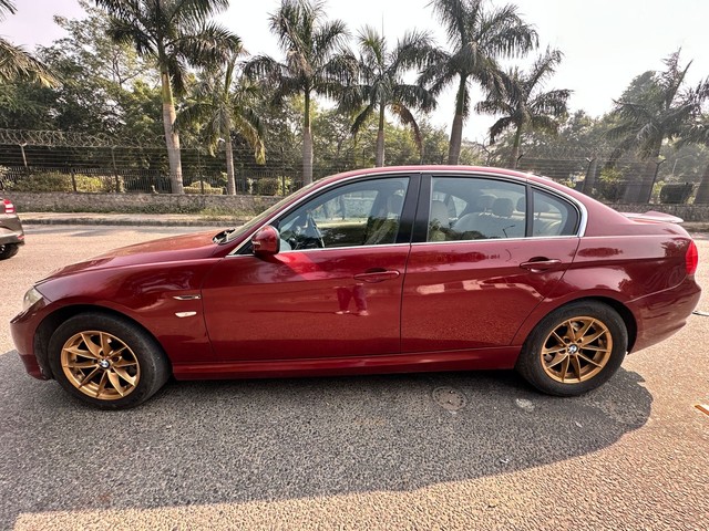 Second-hand 2012 BMW 3 Series 320i Touring for sale in New Delhi-2