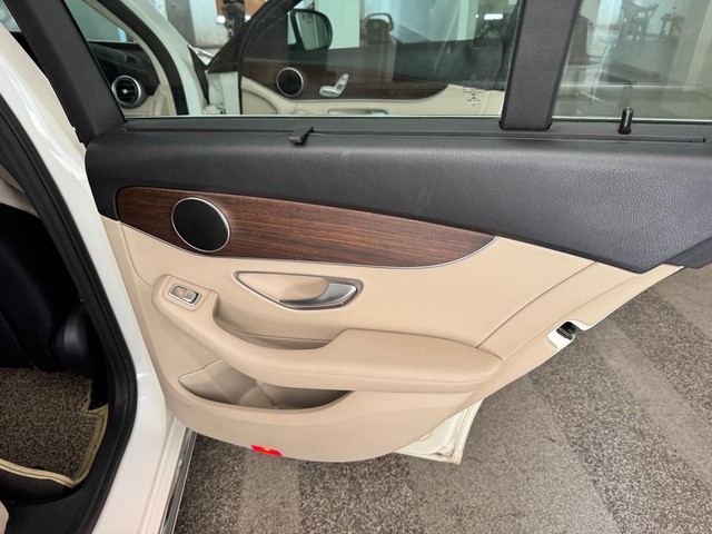 Second-hand 2019 Mercedes-Benz C-Class Progressive C 220d for sale in New Delhi-14