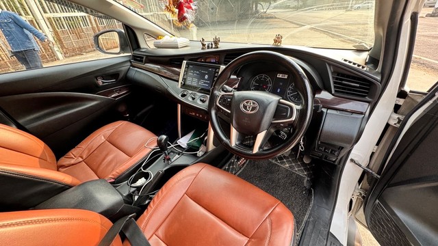 Second-hand 2022 Toyota Innova Crysta 2.4 GX 7 STR AT for sale in New Delhi-9