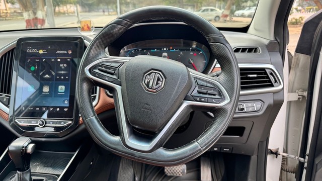 Second-hand 2021 MG Hector Plus Sharp CVT for sale in New Delhi-24