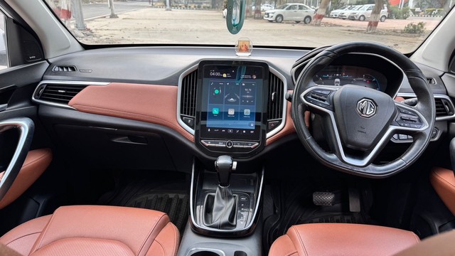 Second-hand 2021 MG Hector Plus Sharp CVT for sale in New Delhi-17