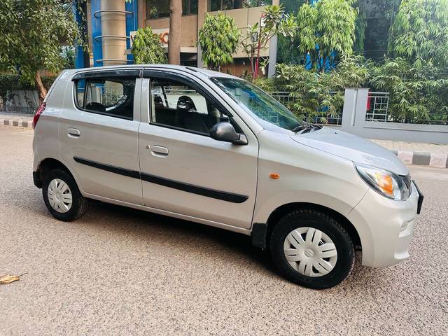 https://images10.gaadi.com/usedcar_image/70833C1B-8721-4D08-8119-DB6395D9B34B/original/f0737f22-4a23-46ab-ba93-0df742b3f206.jpg?imwidth=6402