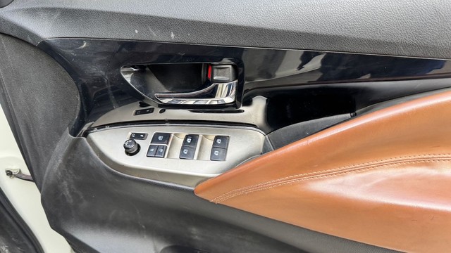 Second-hand 2020 Toyota Innova Crysta 2.4 G MT for sale in New Delhi-12