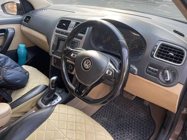 https://images10.gaadi.com/usedcar_image/70833C1B-8721-4D08-8119-DB6395D9B34B/original/f7d51052-e625-4846-a6ca-ce59484be2a2.jpg?imwidth=6402