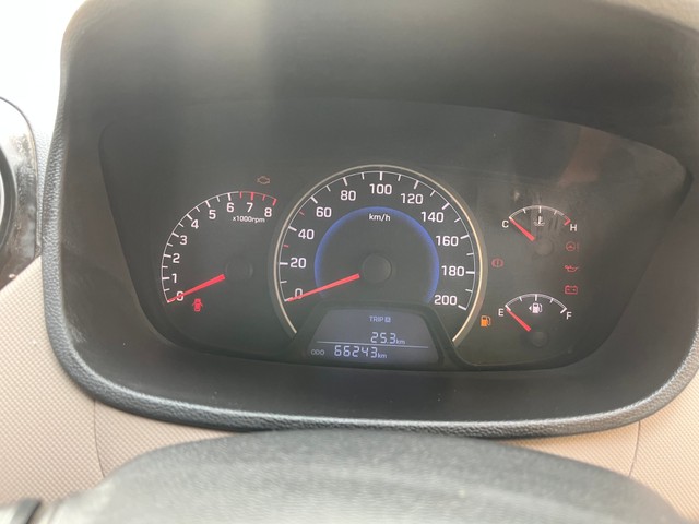 Second-hand 2013 Hyundai Grand i10 Magna for sale in Kolkata-18