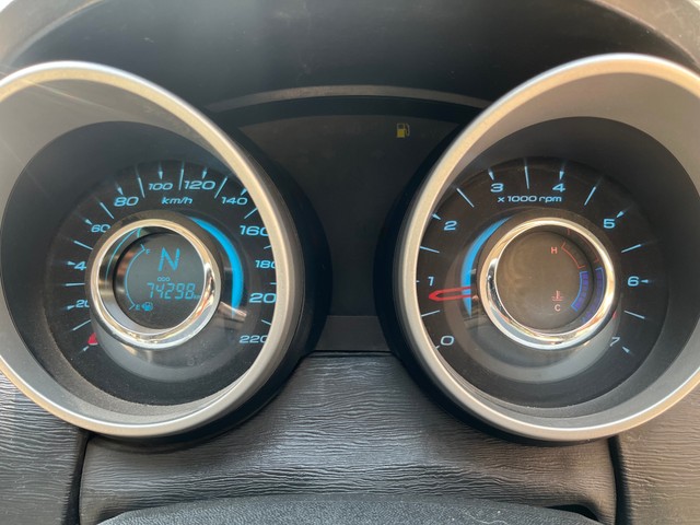 Second-hand 2016 Mahindra XUV500 W4 for sale in Kolkata-14