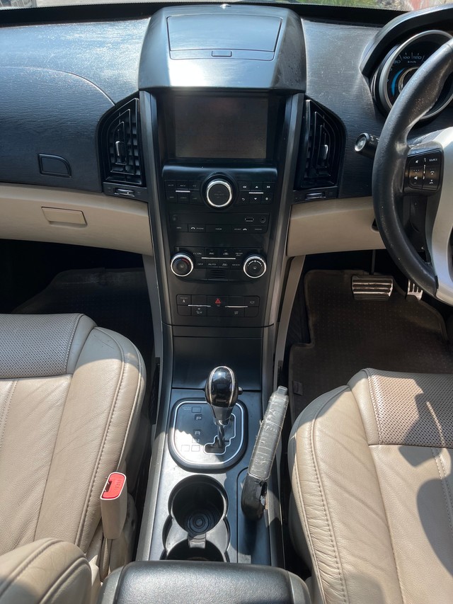 Second-hand 2016 Mahindra XUV500 W4 for sale in Kolkata-16