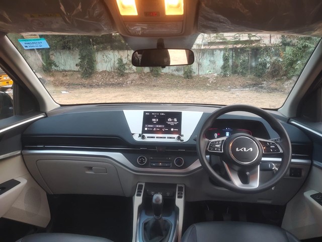 Second-hand 2024 Kia Carens Premium Opt for sale in Hyderabad-4