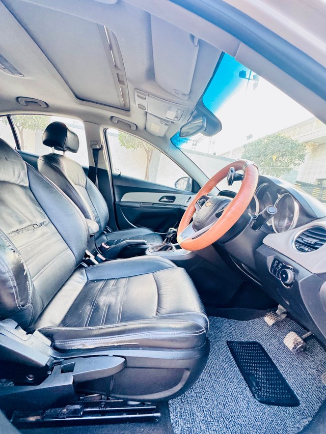 Second-hand 2012 Chevrolet Cruze LTZ for sale in Jaipur-11