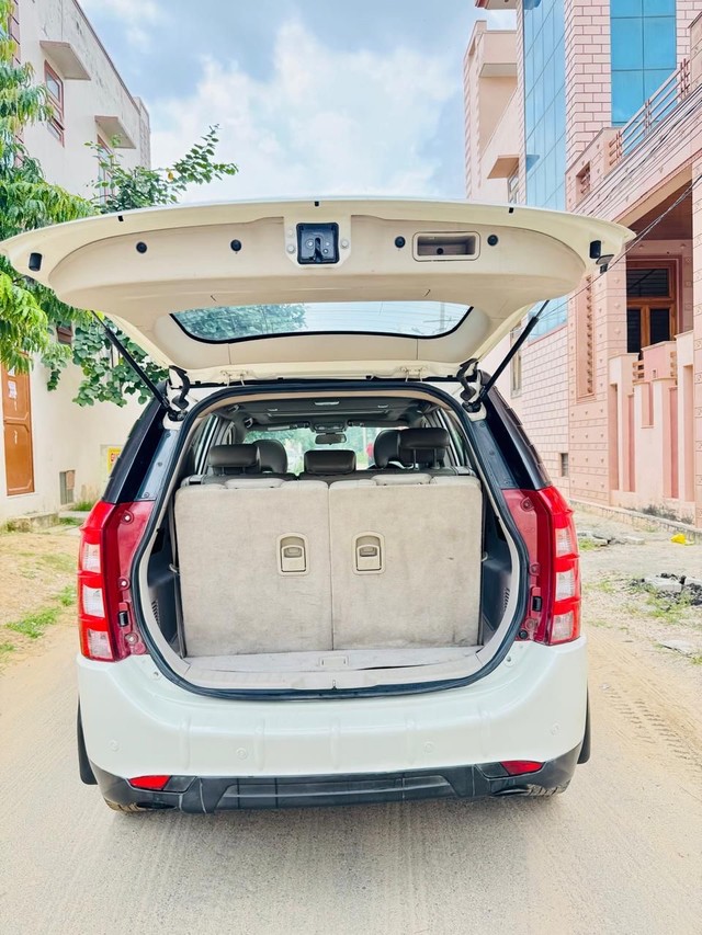 Second-hand 2017 Mahindra XUV500 R W10 FWD for sale in Jaipur-13