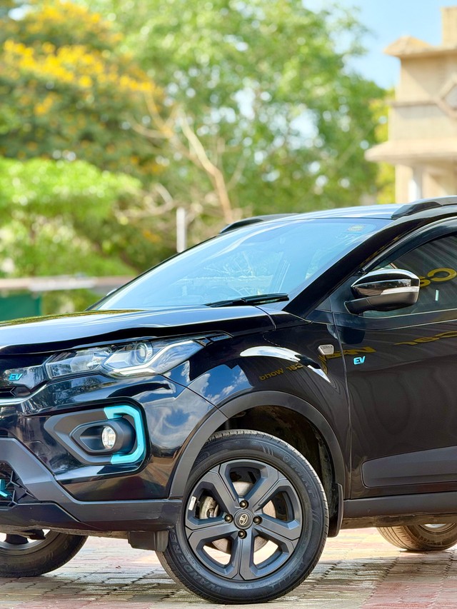 Tata Nexon EV XZ Plus - Photo 4