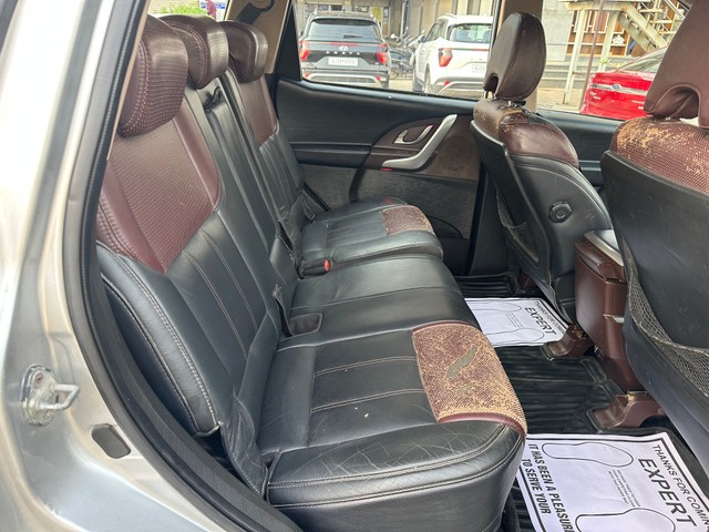 Second-hand 2014 Mahindra XUV500 W8 FWD for sale in Vadodara-9