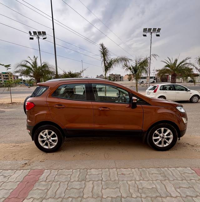 https://images10.gaadi.com/usedcar_image/808B4672-9CBC-48F6-A455-E9C9C42D3726/original/8069b2ee-4a27-435a-943e-283dc5994a1c.jpg?imwidth=6401