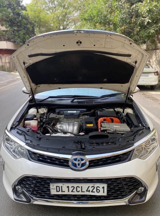 Second-hand 2017 Toyota Camry 2.5 Hybrid for sale in New Delhi-4
