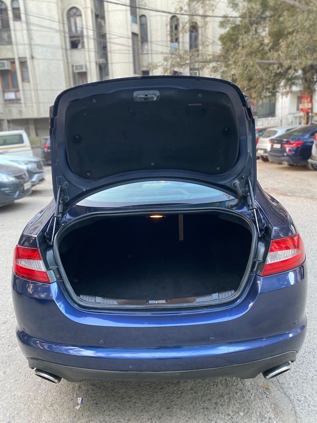 Second-hand 2016 Jaguar XF 2.0 Litre Petrol for sale in New Delhi-17