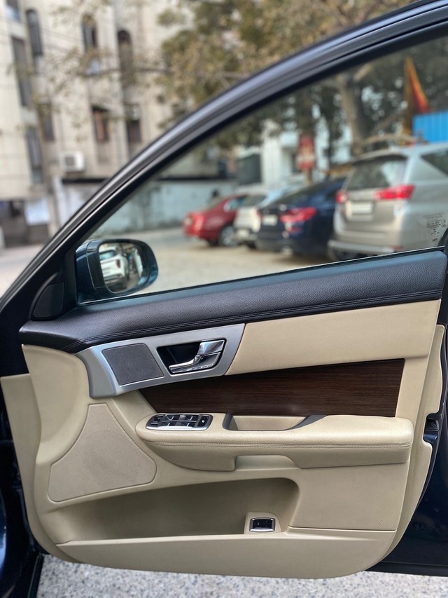 Second-hand 2016 Jaguar XF 2.0 Litre Petrol for sale in New Delhi-15