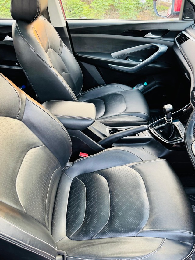 Second-hand 2020 MG Hector Hybrid Sharp MT for sale in Hyderabad-10