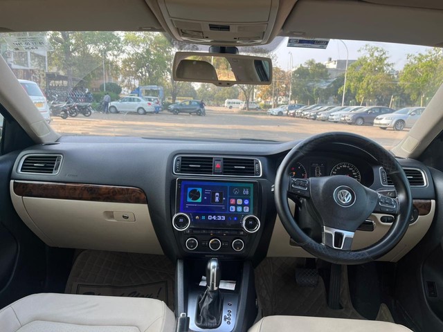 Second-hand 2014 Volkswagen Jetta 2.0L TDI Highline AT for sale in Sirsa-6