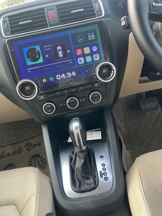 Second-hand 2014 Volkswagen Jetta 2.0L TDI Highline AT for sale in Sirsa-10