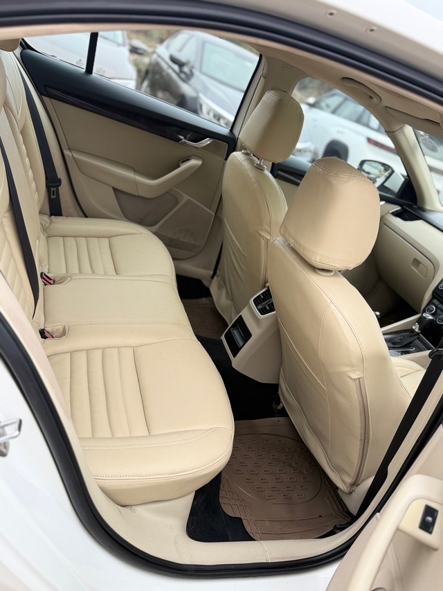 Second-hand 2015 Skoda Octavia Corporate Edition Diesel for sale in Sirsa-7