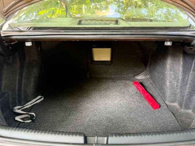 Volkswagen Jetta 2.0L TDI Comfortline Second-hand 2012 Volkswagen Jetta 2.0L TDI Comfortline for sale in Sirsa-3